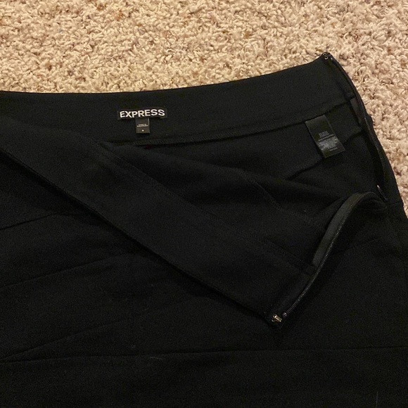 Express bandage style skirt - Picture 2 of 5